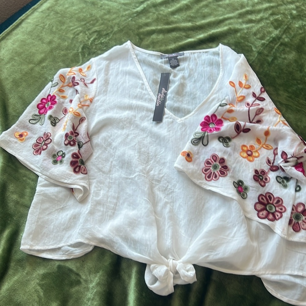 Olivia & Martin  White V-Neck Tie-Front Top with Floral Embroidered Sleeves new!